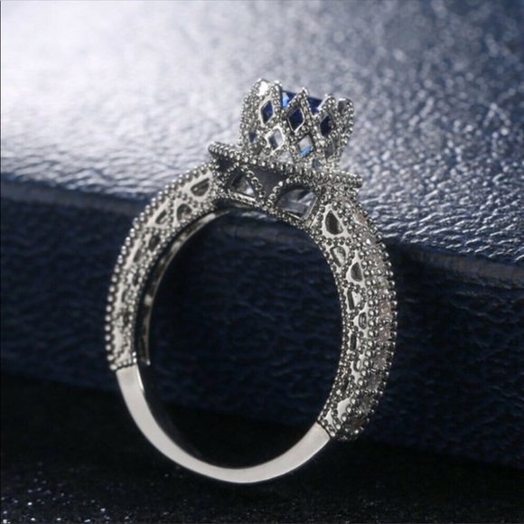 New 925  Silver Blue Sapphire Ring - Picture 4 of 5